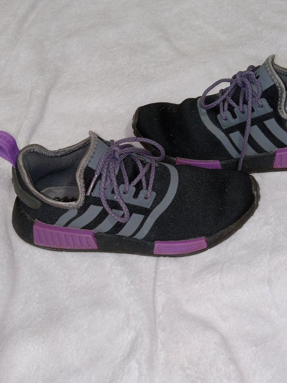 Adidas NMD R1 Black Purple Boost Sneakers Men’s 6.5 Women’s 8 EU 39 1/3